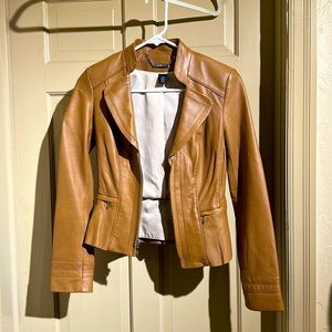 Gorgeous leather jacket with slight peplum xxs